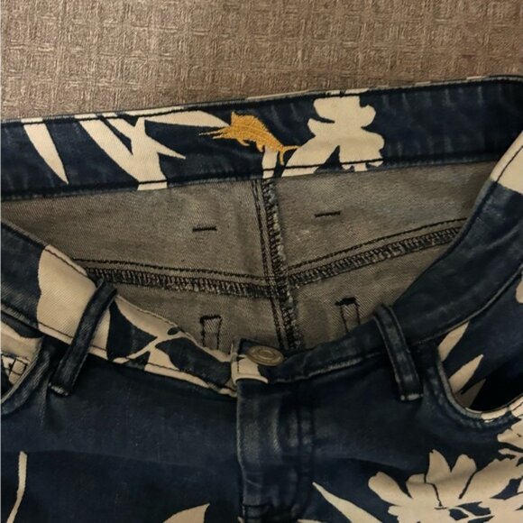 Tommy Bahama Boyfriend Slim Tema Indigo Bleach Sky Denim Jeans - Picture 6 of 6
